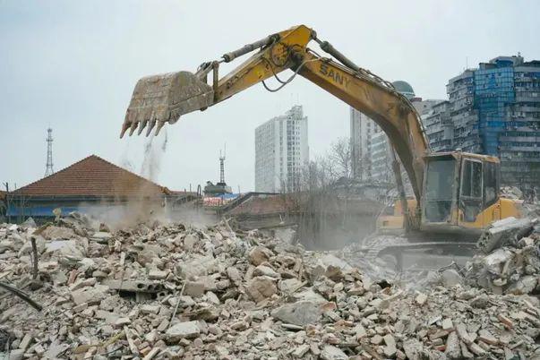 Pg电子游戏平台：中央新定调？为何重启“拆迁潮”？(图7)