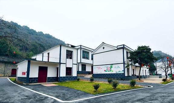 Pg电子游戏：宅基地开始征收“超占费”超100平每年交1000元？不交会怎样？(图2)
