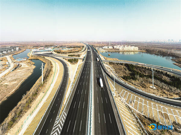 Pg电子平台：出行提速幸福加码！东青高速公路改扩建工程东营段全线通车(图1)