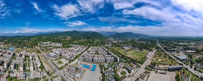 Pg电子游戏平台：“智”绘乡村！四川数字乡村典型案例添“彭州力量”(图1)