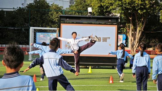 Pg电子游戏平台：中小学智慧体育研讨会暨新任体育教研员研修活动在厦门举办(图1)