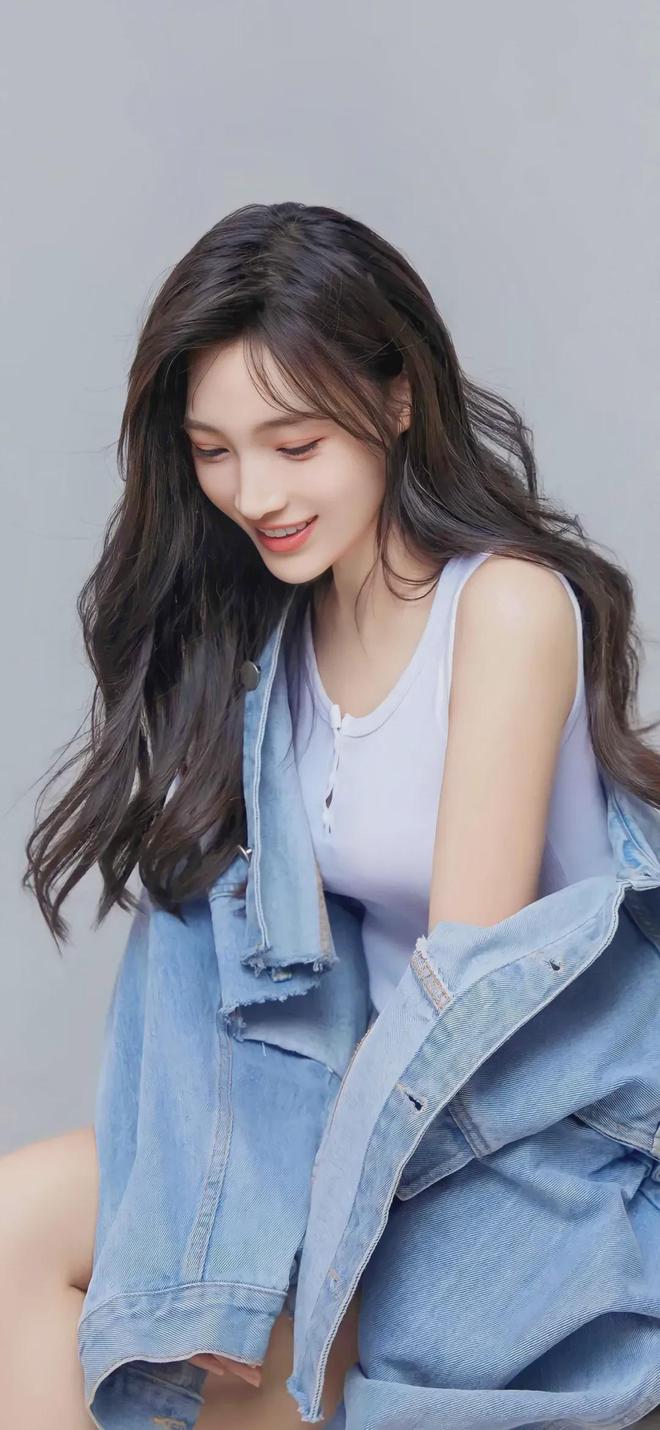 Pg电子游戏平台：美女黄a美女网站V2(图1)