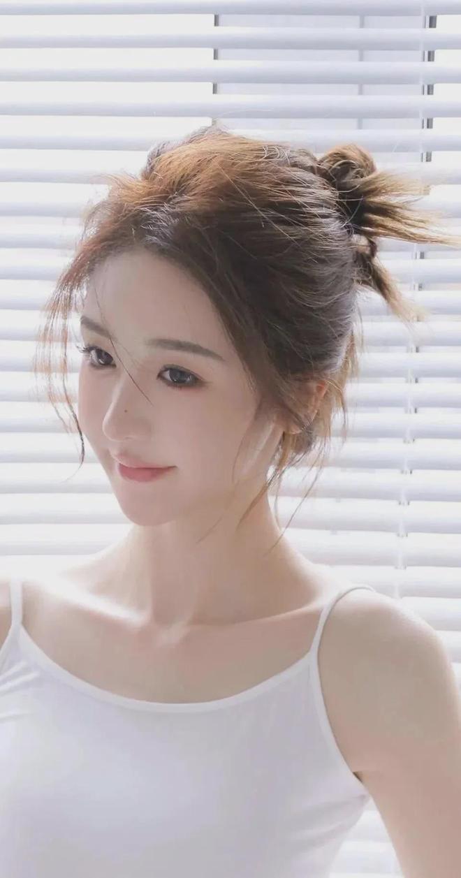 Pg电子平台：《完美的妻子6》播放(图1)