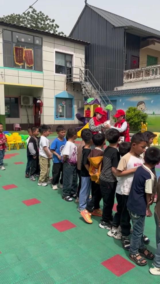 Pg电子游戏平台：福幼服务网：脱贫攻坚与乡村振兴的强力引擎(图2)
