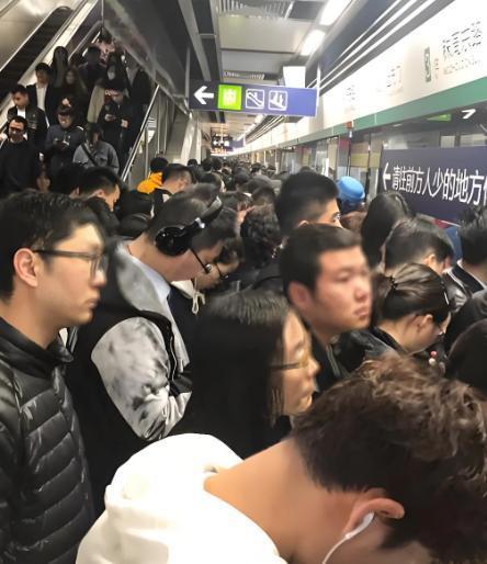 Pg电子平台：上海地铁女子踹男子裆部后续介入处理结果曝光全网炸锅(图11)