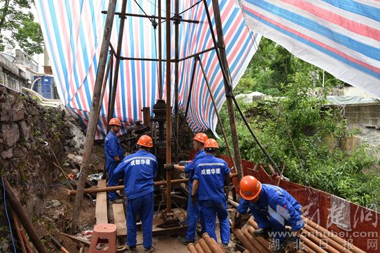 Pg电子游戏：绝壁凿路向云端：巴张高速破解湖北最长隧道建设密码(图5)