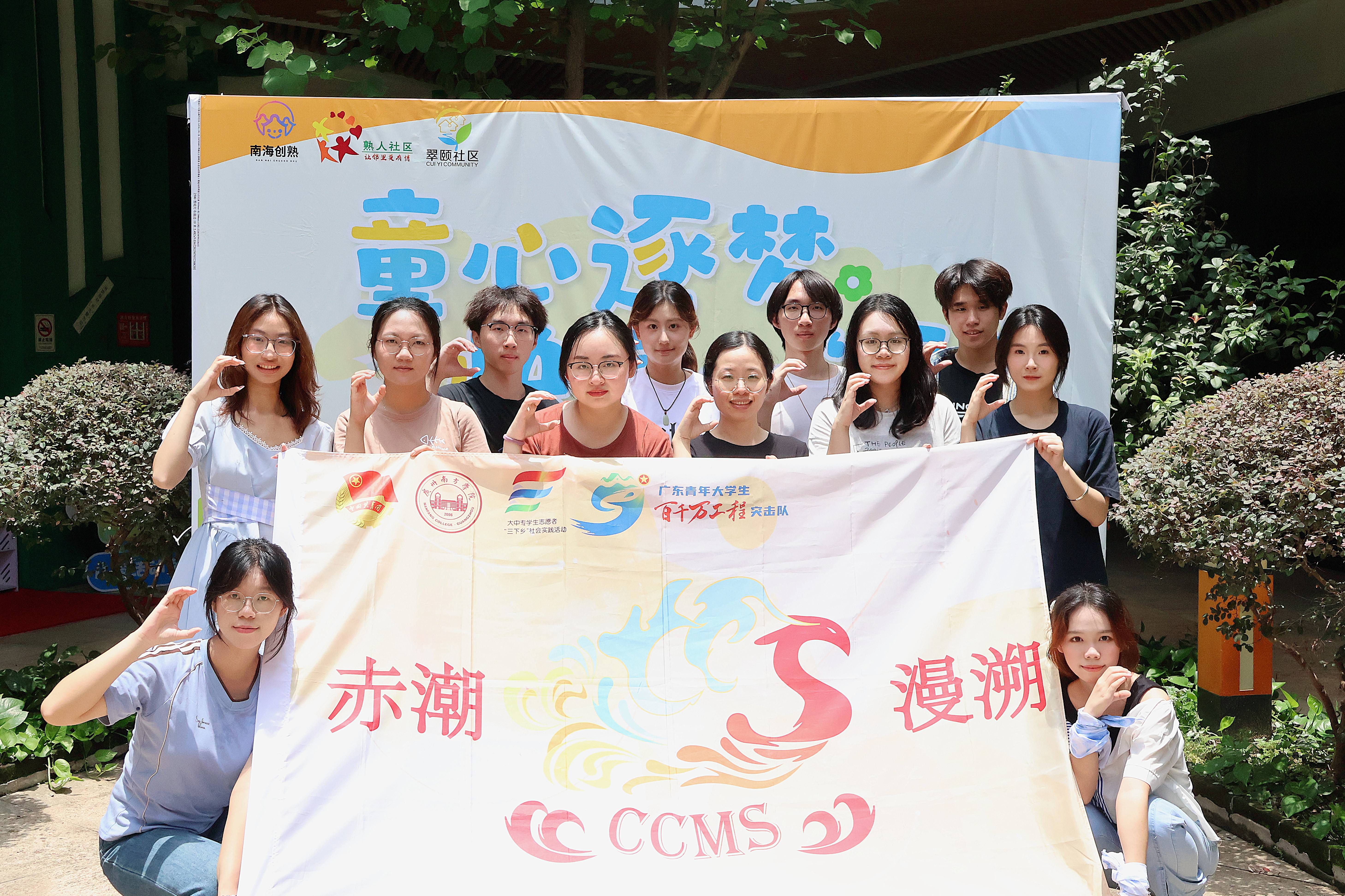 Pg电子平台：当扎染遇见社区：一场上千人围观的“百千万工程”蓝色风暴(图1)