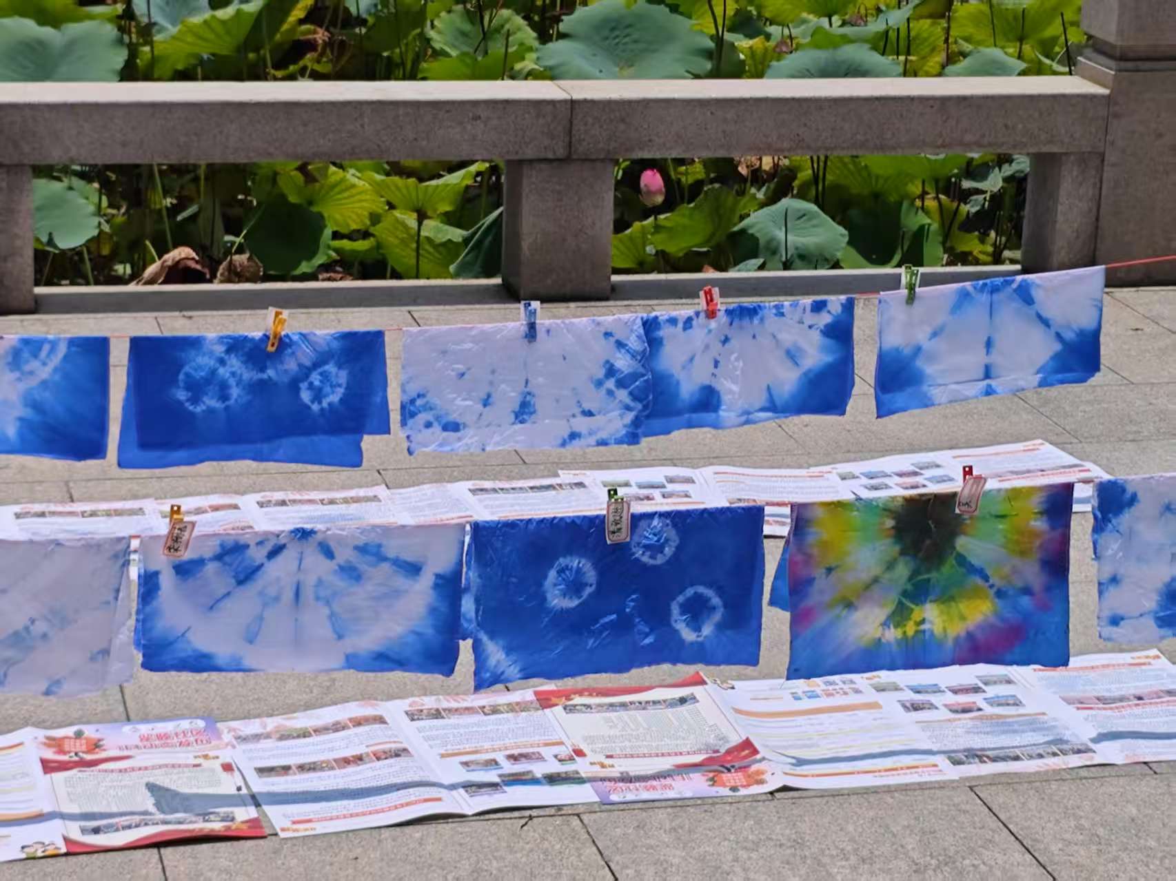 Pg电子平台：当扎染遇见社区：一场上千人围观的“百千万工程”蓝色风暴(图7)