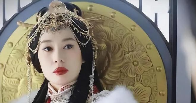 Pg电子游戏平台:一人毁掉整部剧!香肠嘴、死鱼眼她成央视《藏海传》唯一败笔!(图2)