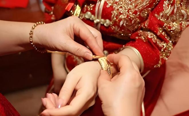 Pg电子平台：农村彩礼动辄几十万城市却象征性收取城乡彩礼差异背后的真相(图5)