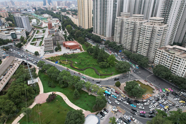 Pg电子平台：兰州加力破解“兰州难”(图2)