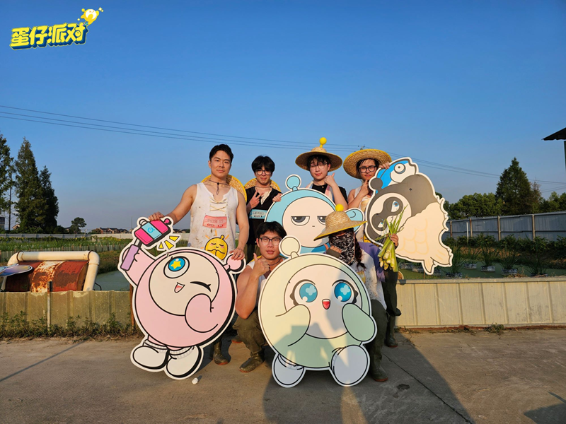 Pg电子平台：“小屏幕”连接“大田野”：《蛋仔派对》互动务农直播交出助农新答卷(图4)