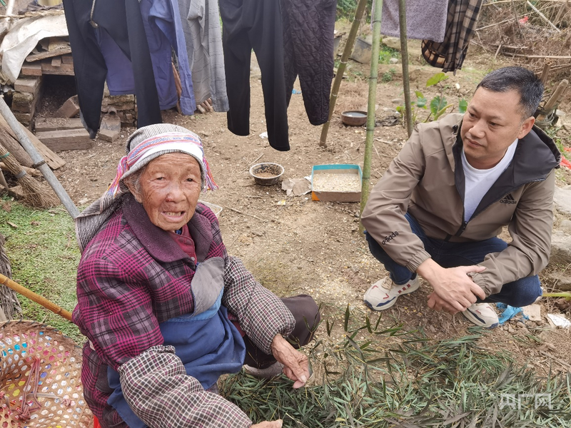Pg电子平台:乡村振兴的“领头雁”|当“迷彩绿”融入“振兴红”(图1)