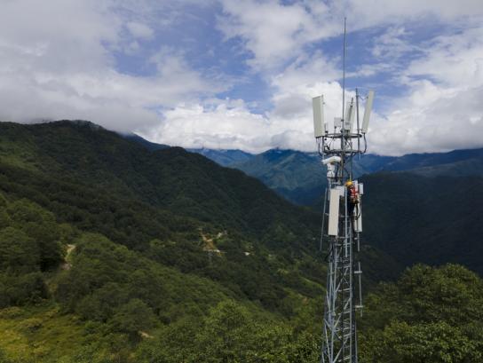 Pg电子游戏:中国移动电信普遍服务十周年:基站遍山野服务暖民心_通信世界网(图1)