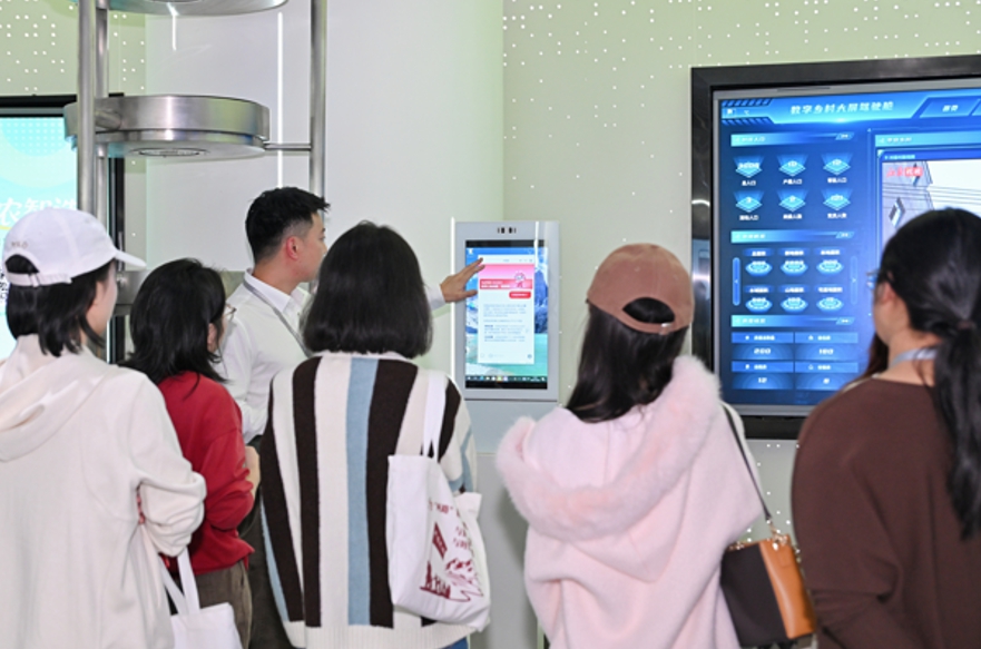 Pg电子游戏：青春红岩｜巫山脆李装上“产业大脑”？看科技赋能乡村振兴(图2)