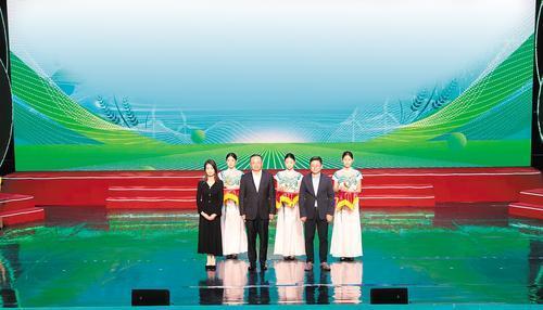 Pg电子游戏:2025年全国数字乡村创新大赛结果出炉!纵览(河北)传媒有限公司获突出贡献奖(图1)