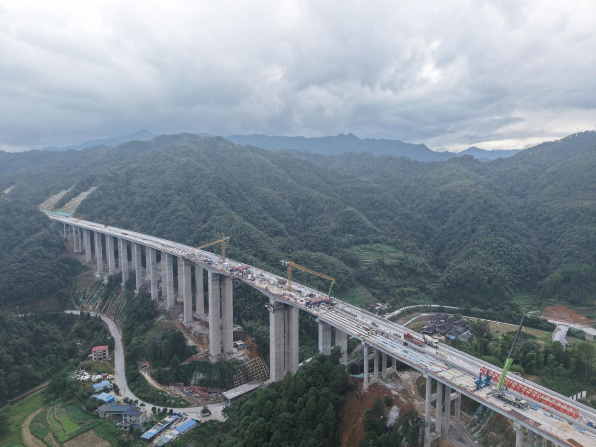 Pg电子游戏平台：城龙高速全线贯通湖南再添出省新通道(图1)