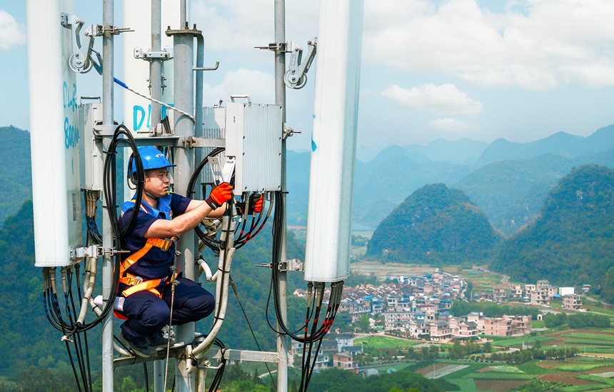 Pg电子游戏平台：十年织网山海为证广西电信数字甘泉润泽万家(图1)