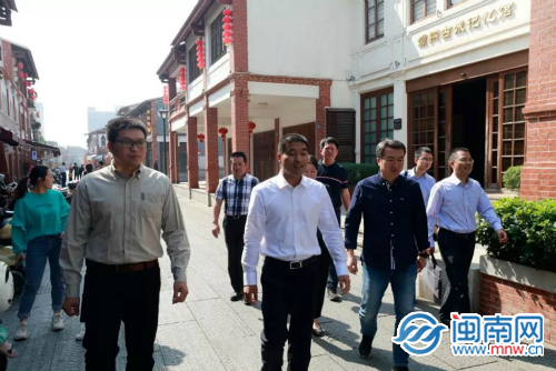 Pg电子平台：芗城区委书记胡栋良调研漳州古城改造提升工作(图1)
