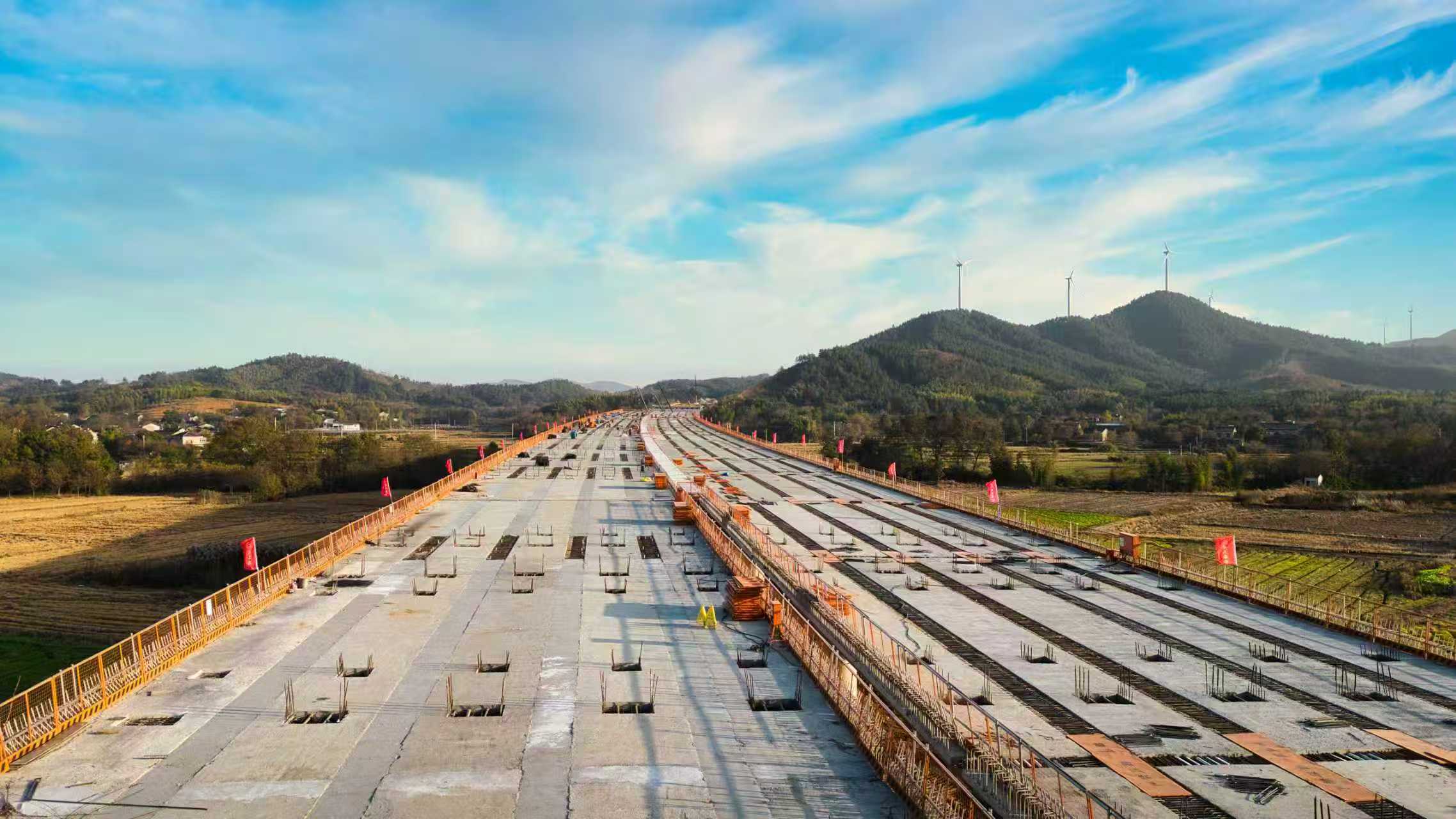 Pg电子游戏平台：长高高速宣城段：攻坚四季度织密长三角“交通网”(图2)