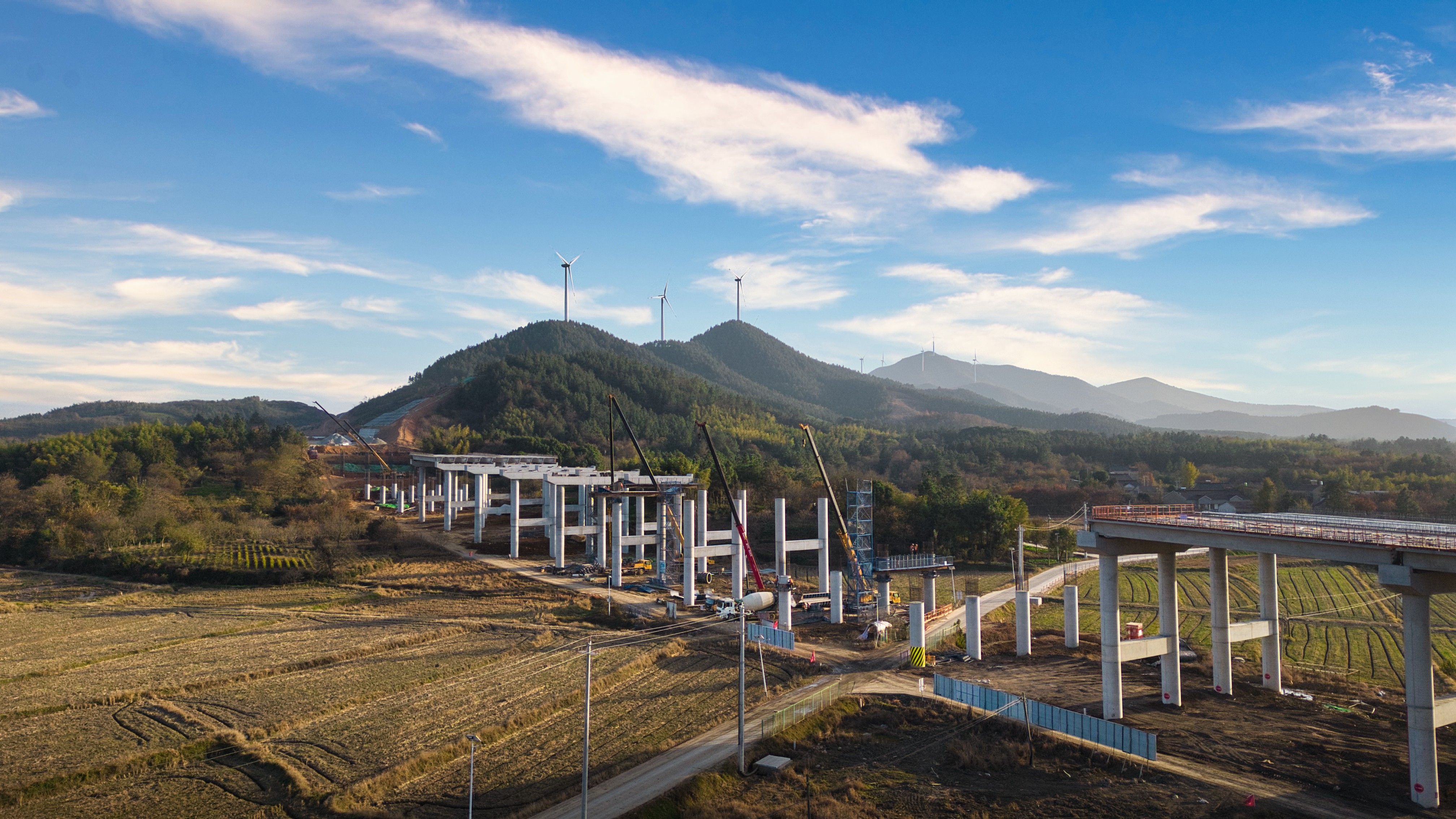 Pg电子平台：长高高速建设“加速跑”(图3)