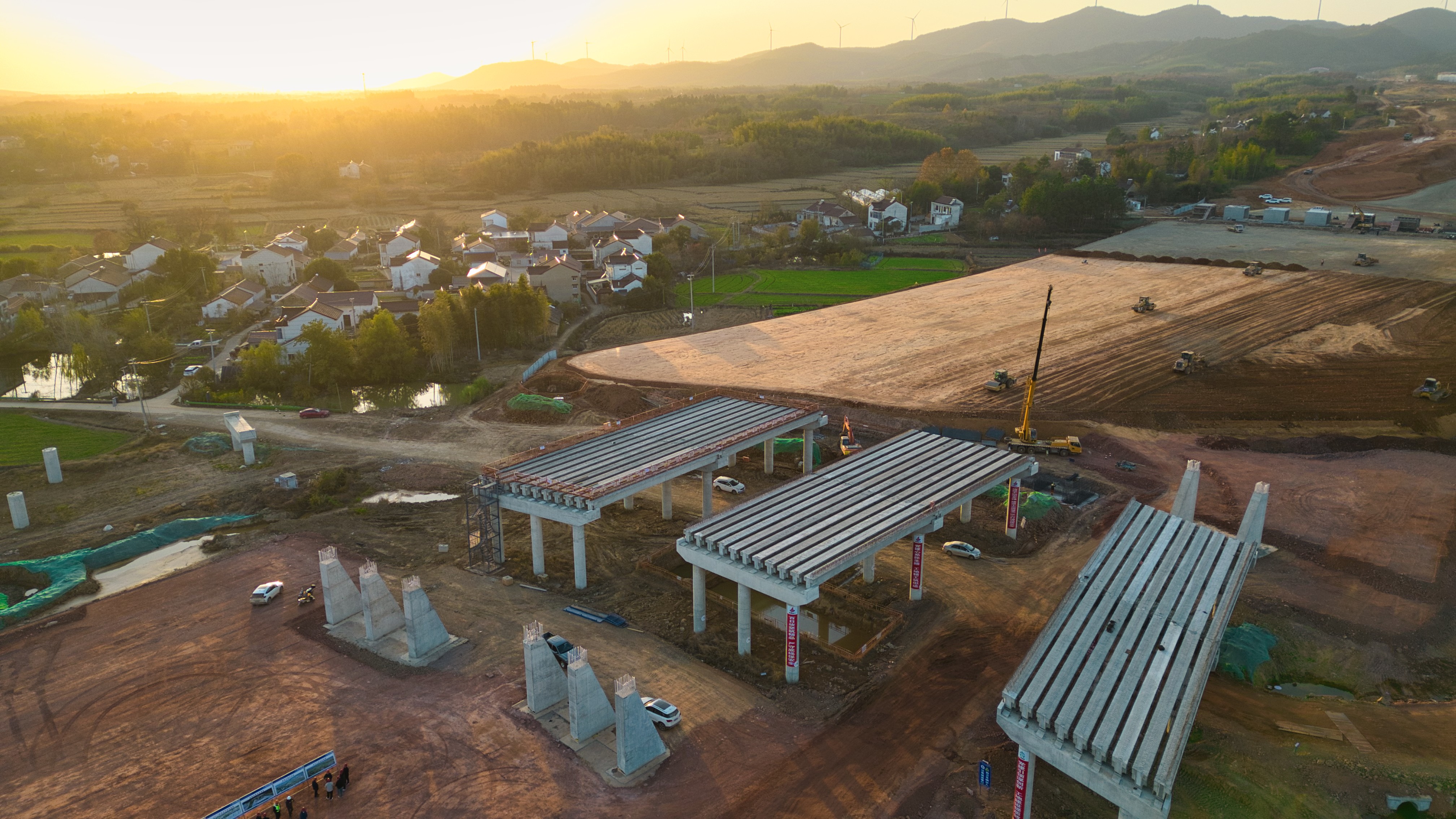 Pg电子平台：长高高速建设“加速跑”(图5)