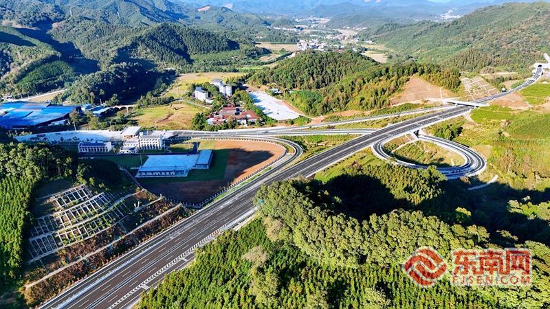 Pg电子游戏平台：走现场·看变化丨沙南高速公路建成通车南平至沙县通行时间缩短至15小时以内(图2)