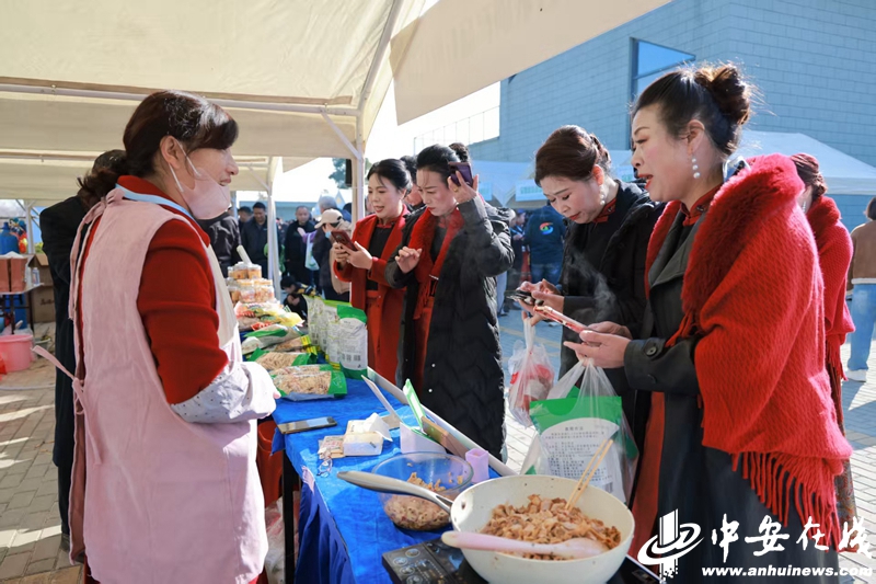 Pg电子游戏平台：中安观察从田间到云端一场电商嘉年华如何引爆乡村特色产业？(图11)