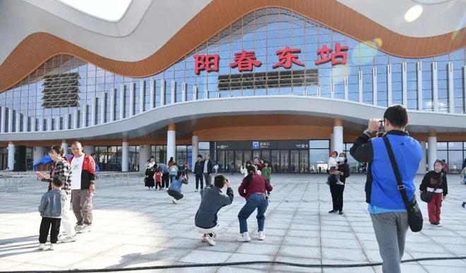 Pg电子游戏平台:今天广湛高铁正式通车!(图3)