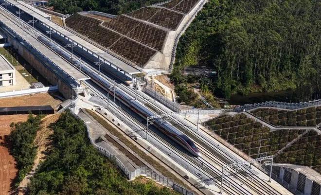 Pg电子游戏平台:今天广湛高铁正式通车!(图10)