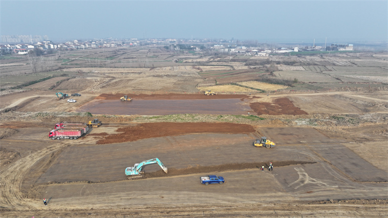 Pg电子平台:【项目一线)】襄阳小河港疏港铁路专用线:让火车开进港口提升多式联运集疏运能力(图2)