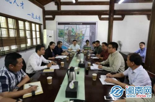 Pg电子游戏:芗城区委书记胡栋良调研漳州古城改造提升工作(图2)