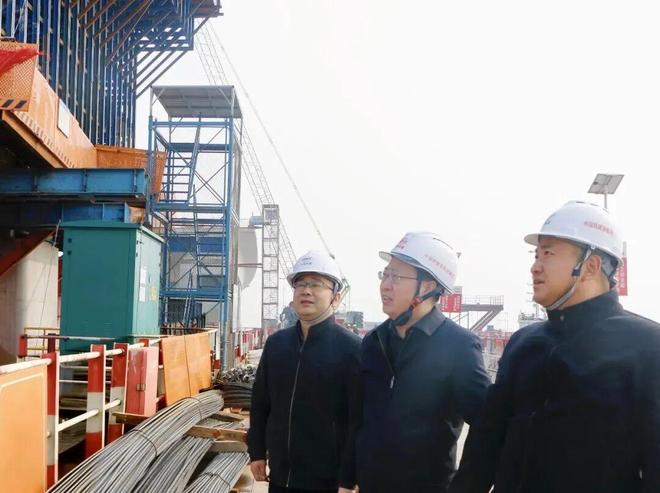 Pg电子平台:梅山街道:扬帆蓝湾实干争先让“海上有梅山”新图景成为“双一流双示范”建设高分答卷(图1)