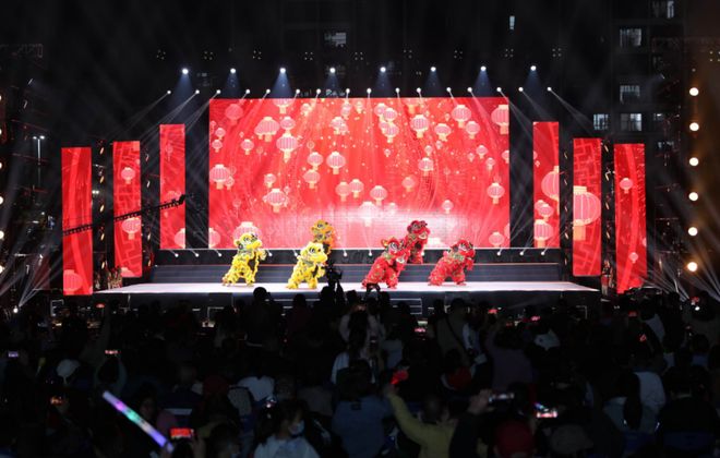 Pg电子游戏:醒狮+粤曲+杂技!花都这场“村晚”把岭南年味拉满(图3)