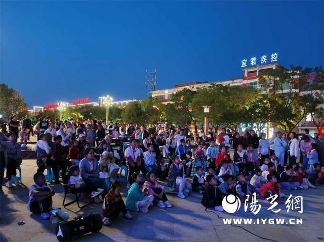 Pg电子游戏平台:露天银幕照亮民生流动光影润泽乡风——宜君县农村数字电影公益放映工程纪实(图3)