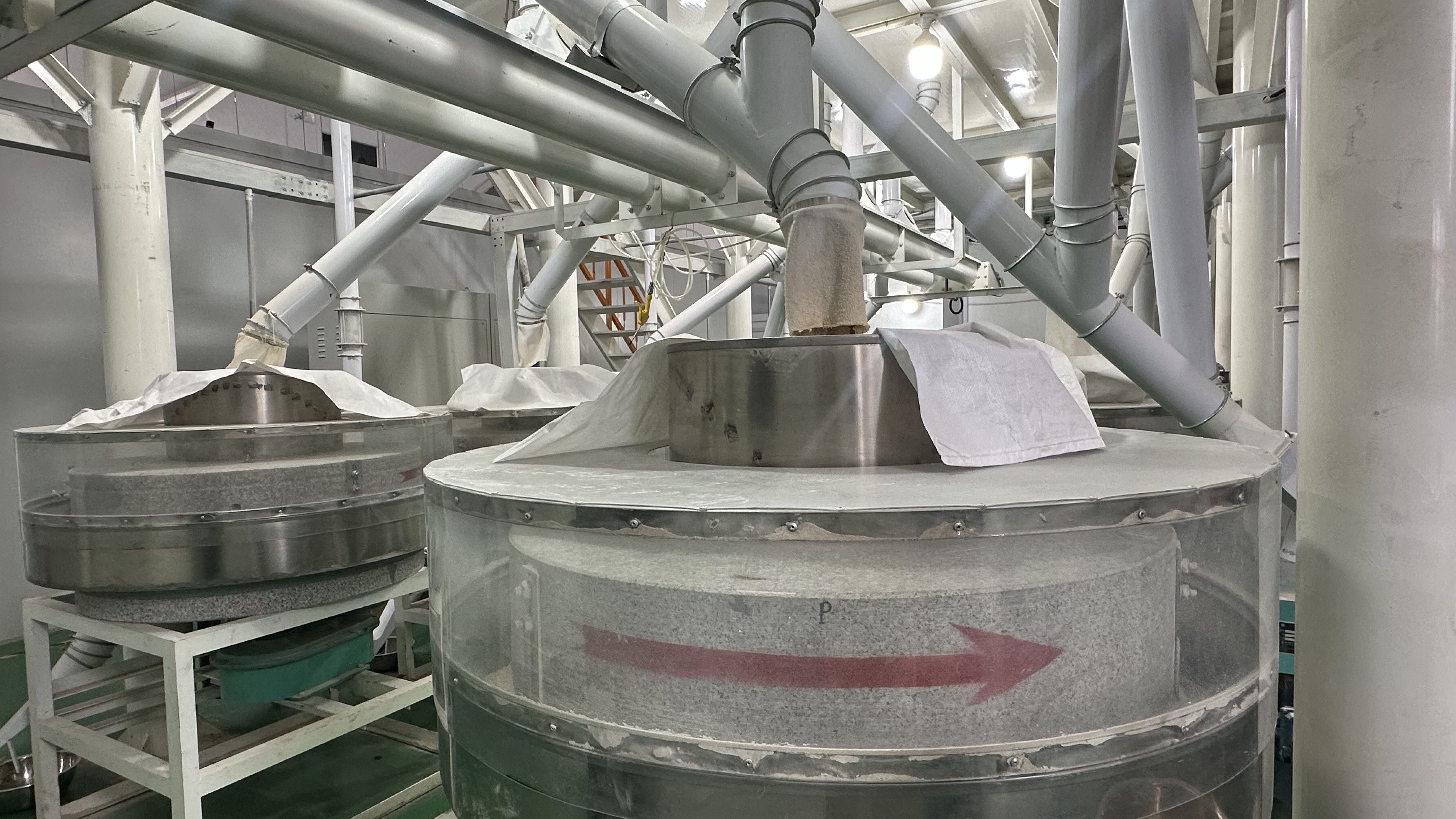 Pg电子游戏平台：新春走基层｜石磨转动乡村产业“香”起来(图2)