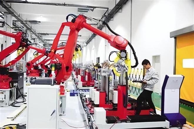 Pg电子平台：南阳日报：高新区实干攀新高创新筑未来(图1)