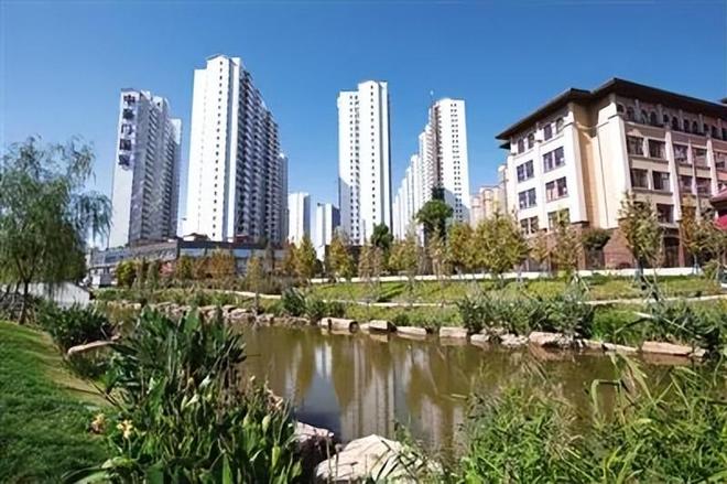 Pg电子平台：南阳日报：高新区实干攀新高创新筑未来(图4)