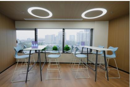 Pg电子游戏：揭秘靠谱的高铁占地律师品牌哪家服务更贴心(图1)