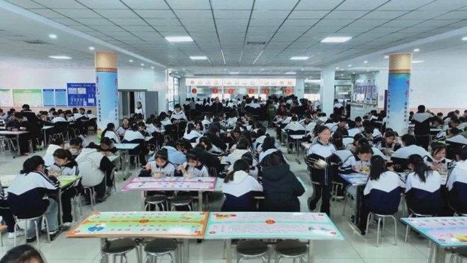 Pg电子平台:陕西府谷县人大常委会:扎实推进代表建议办理把“好声音”转化为“强动力”(图4)