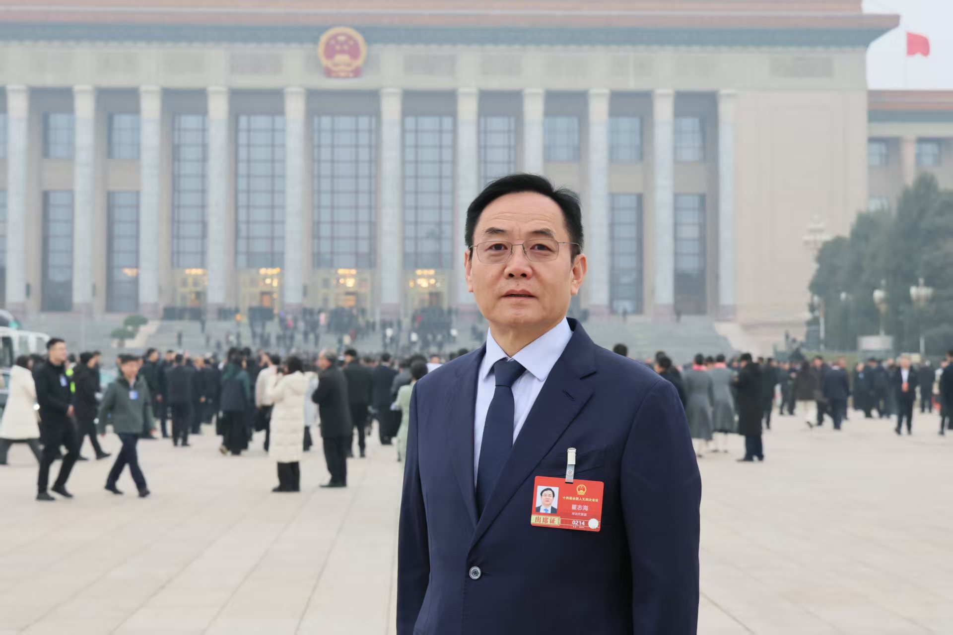 Pg电子游戏平台：翟志海代表：建议以“移动数字教室”等创新模式补齐农村教学设备短板(图1)