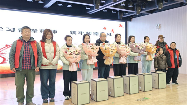 Pg电子平台：全国见义勇为英雄陈锋：后备箱里的“移动”生命线(图15)