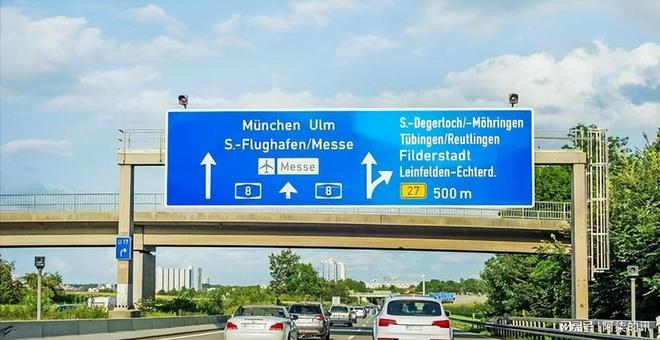 Pg电子游戏:国内高速“大换血”中英文路标统一更换?司机:比以前好看多了(图3)