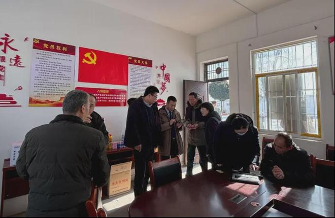 Pg电子游戏平台：乡村振兴典型案例丨延安市洛川县槐柏镇贺卓村：“双基联动”赋能乡村振兴示范村建设(图3)