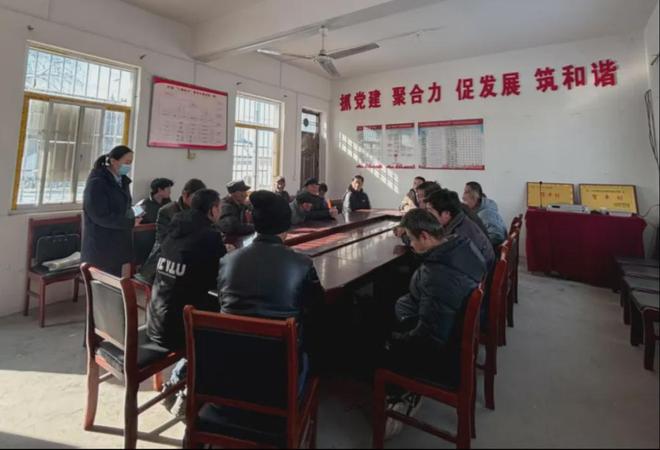 Pg电子游戏平台：乡村振兴典型案例丨延安市洛川县槐柏镇贺卓村：“双基联动”赋能乡村振兴示范村建设(图1)