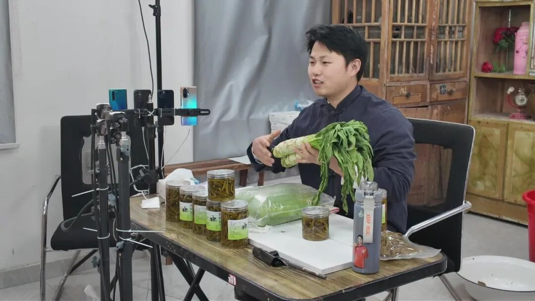 Pg电子游戏：数字赋能直播聚力：和美乡村直播间重塑埇桥基层新图景(图1)